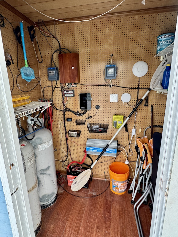 Custom-18 x 24 Off-Grid Floating Cabin Approx 385sqft 1978 -Norris Lake-Tennessee-United States-6145793