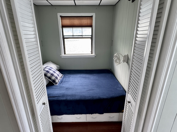 Custom-18 x 24 Off-Grid Floating Cabin Approx 385sqft 1978 -Norris Lake-Tennessee-United States-6145777