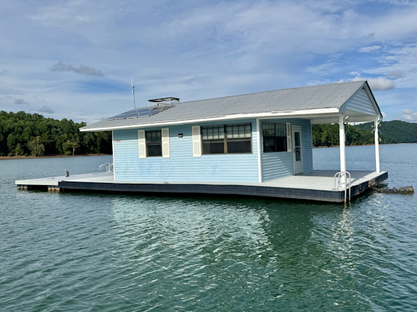 Custom-18 x 24 Off-Grid Floating Cabin Approx 385sqft 1978 -Norris Lake-Tennessee-United States-6145856