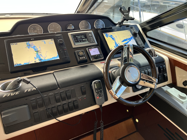 Sea Ray-510 Sundancer 2013-V-Drives-W/Yacht Controller Westbrook-Connecticut-United States-6263411