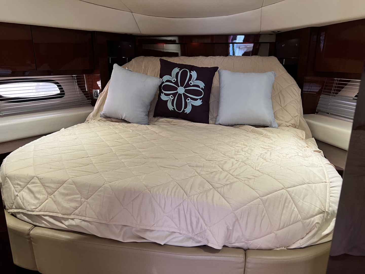 Sea Ray-510 Sundancer 2013-V-Drives-W/Yacht Controller Westbrook-Connecticut-United States-6263398 | Thumbnail