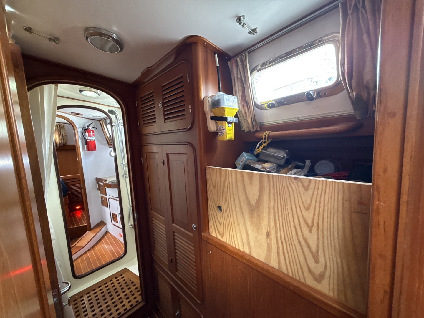Passport-456 CC 2003-EMMI Norfolk-Virginia-United States-Port Companionway-6248461 | Thumbnail