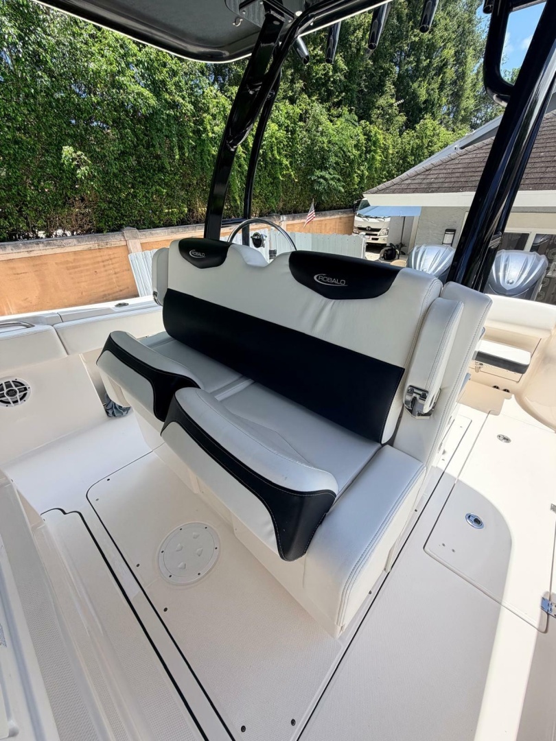 Robalo-R302 Center Console 2022 -Delray-Florida-United States-6154894 | Thumbnail