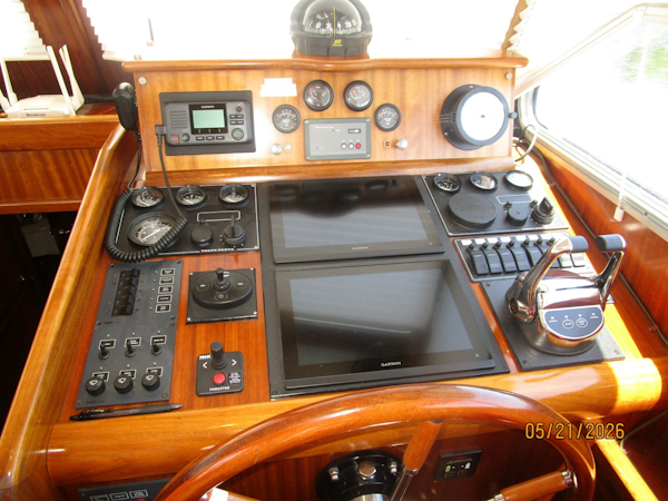 Menorquin-130 2004-Aventura Brunswick-Georgia-United States-43 Menorquin pilothouse helm2-6155182