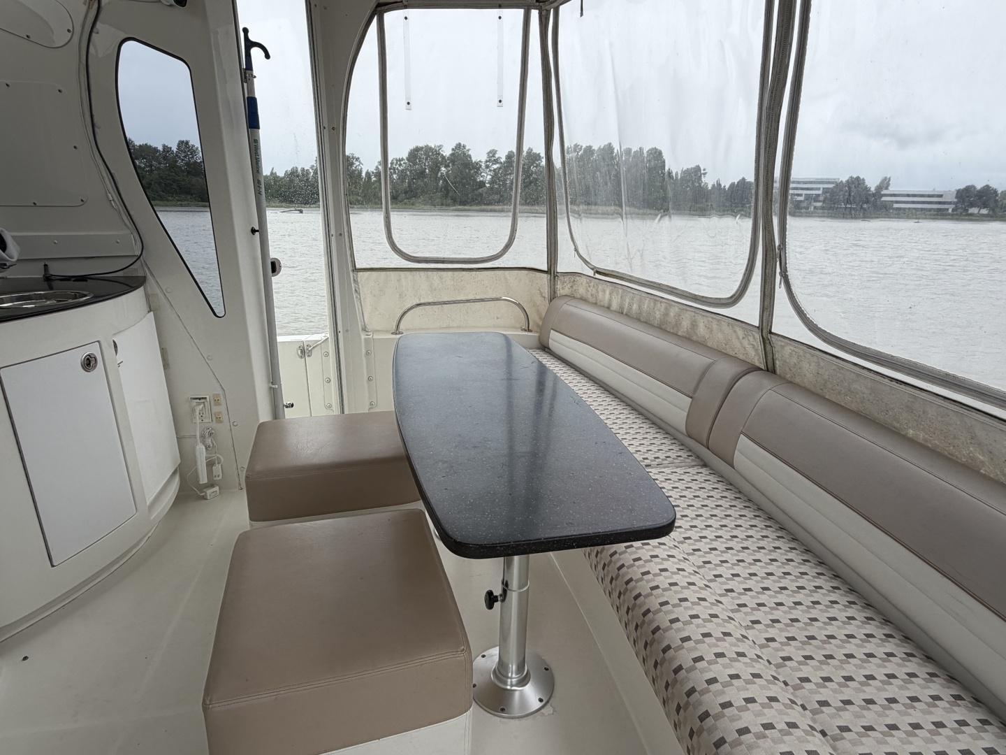 Carver-47MY 2008-Helios Vancouver-British Columbia-Canada-6194110 | Thumbnail