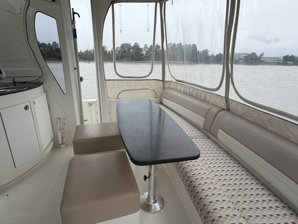 Carver-47MY 2008-Helios Vancouver-British Columbia-Canada-6194110