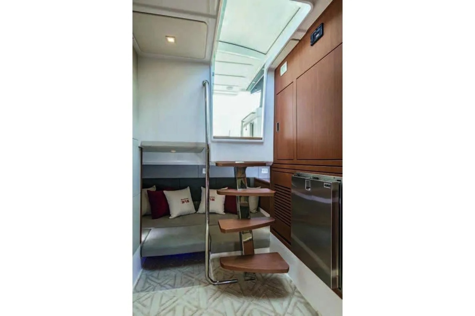 Schaefer-375 HT 2025 -Vancouver-British Columbia-Canada-6205183 | Thumbnail