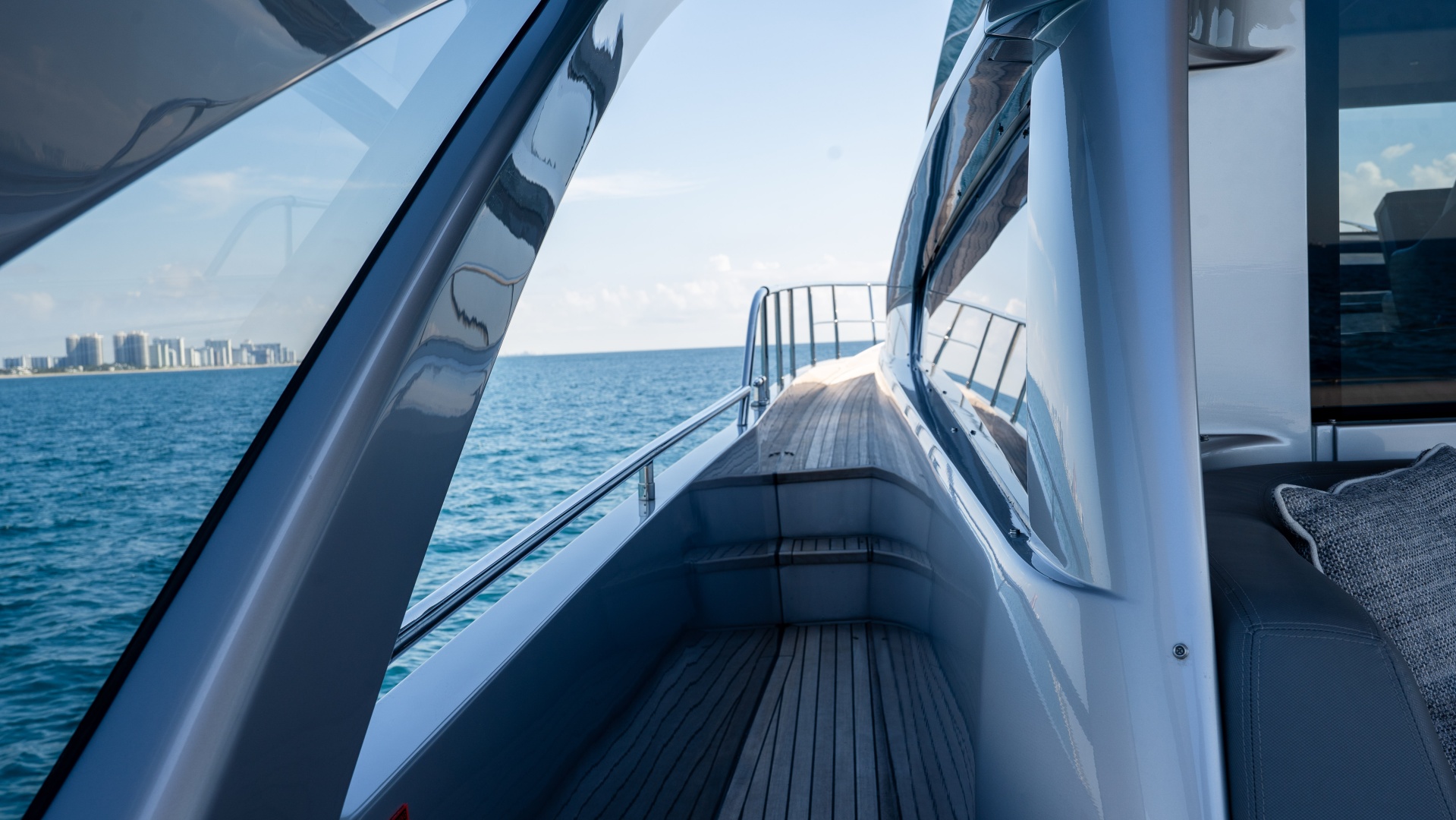 Pershing-7X 2024-NIKI Fort Lauderdale-Florida-United States-6181287 | Thumbnail