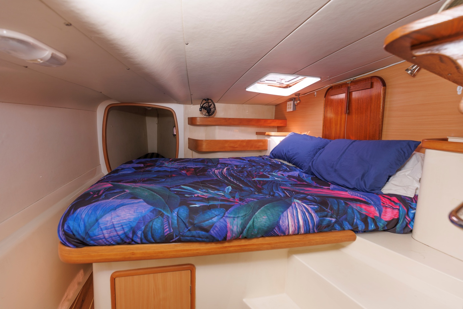 Leopard-43 2006-ESCAPE Galesville-Maryland-United States-6181796 | Thumbnail