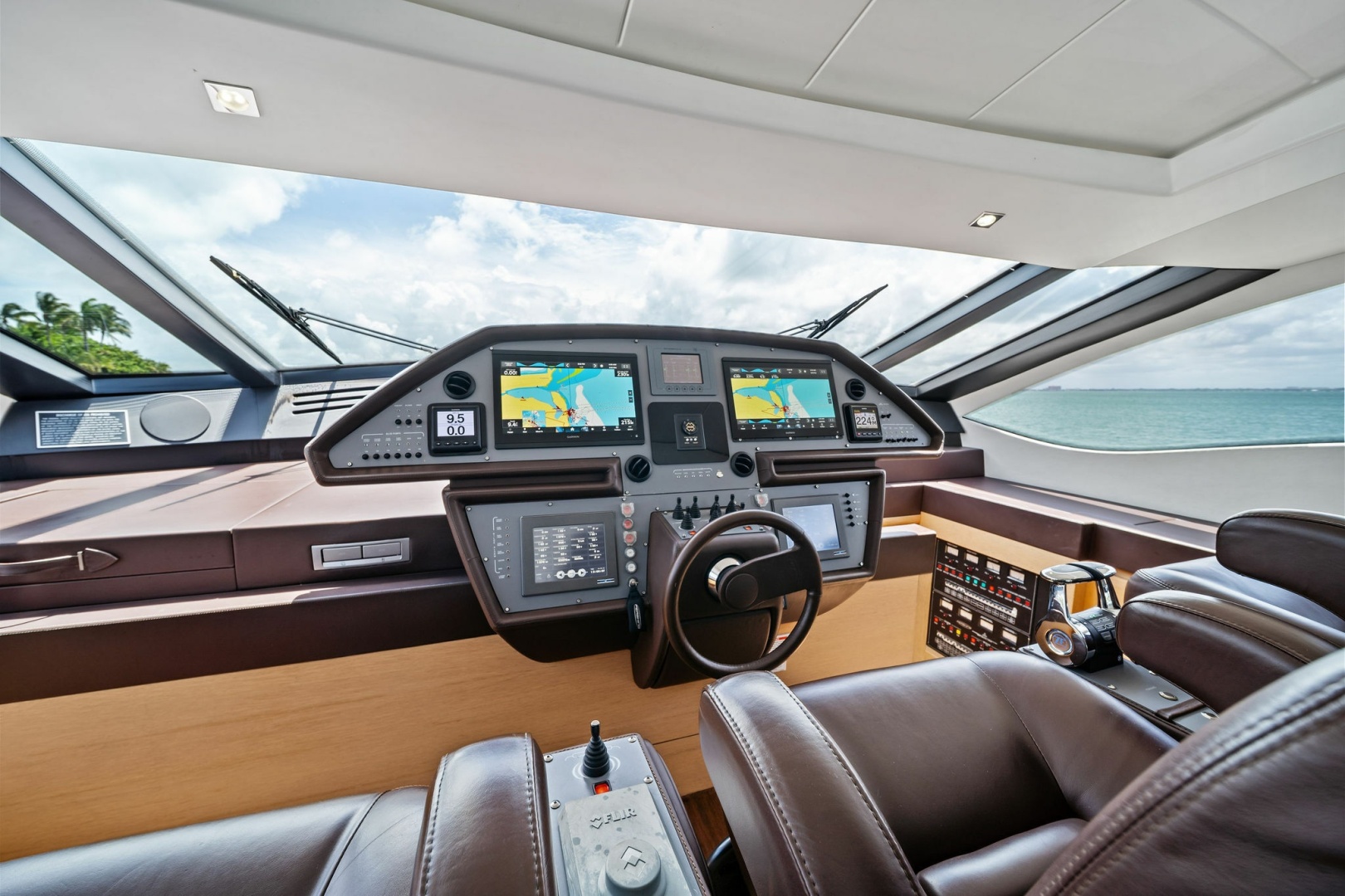 Pershing-82 2013-DOROTHY ANN Miami Beach-Florida-United States-6190626 | Thumbnail