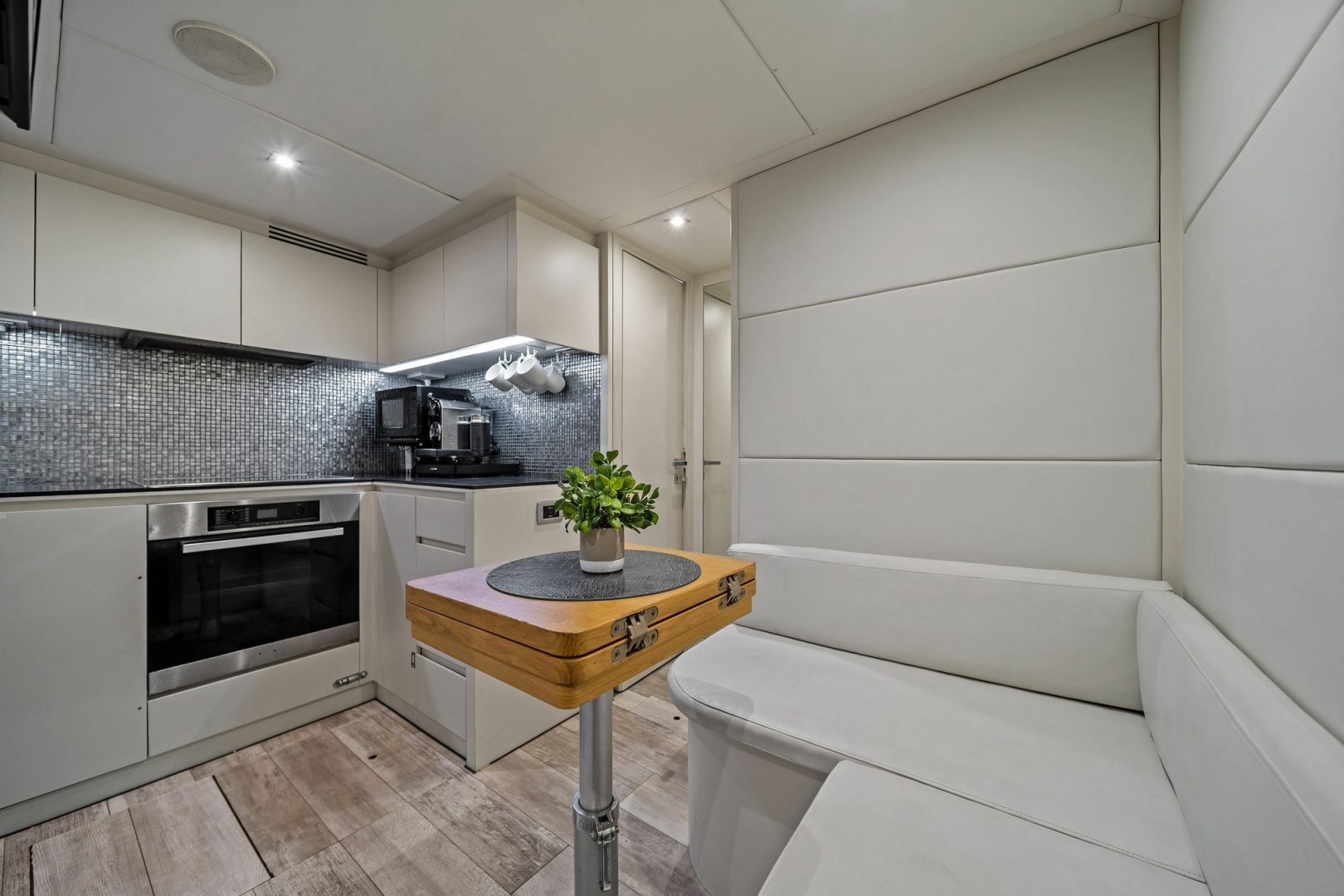 Pershing-82 2013-DOROTHY ANN Miami Beach-Florida-United States-6190635 | Thumbnail