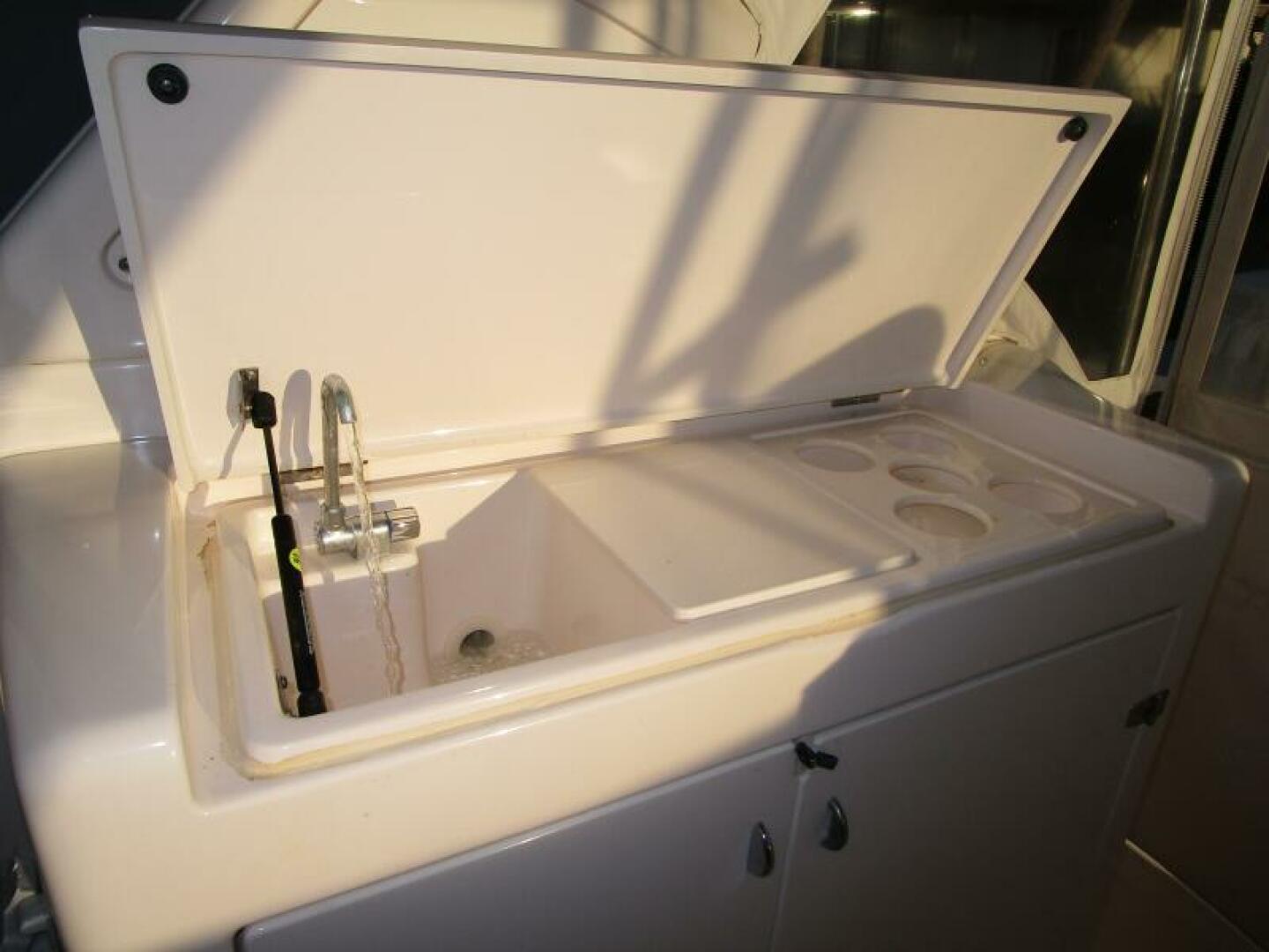 Tiara Yachts-5200 Express 2003-ENDLESS SUMMER Ft. Lauderdale-Florida-United States-Wet Bar-6186516 | Thumbnail