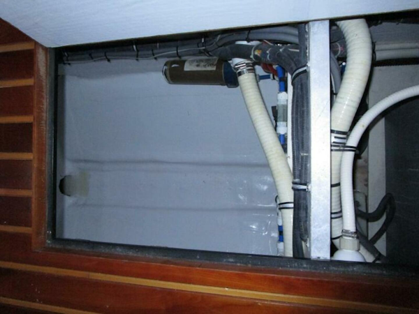 Tiara Yachts-5200 Express 2003-ENDLESS SUMMER Ft. Lauderdale-Florida-United States-Aft Salon Bilge-6186502