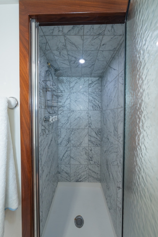 Mathis Trumpy-Trumpy Fantail 1939-INNISFAIL Jacksonville-Florida-United States-Ensuite Midship Guest Head-6223216