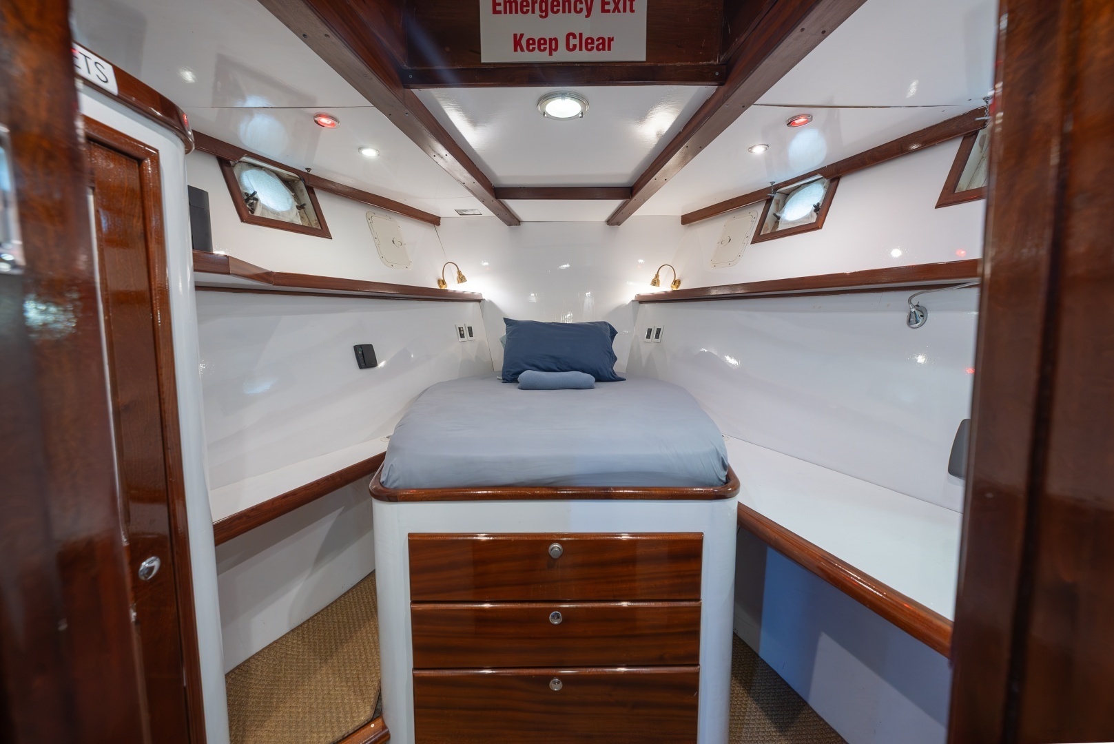 Mathis Trumpy-Trumpy Fantail 1939-INNISFAIL Jacksonville-Florida-United States-Captains Cabin-6223226 | Thumbnail