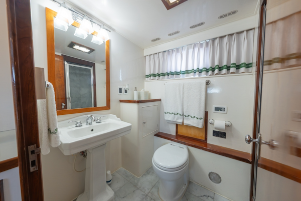 Mathis Trumpy-Trumpy Fantail 1939-INNISFAIL Jacksonville-Florida-United States-Ensuite Owners Head-6223212