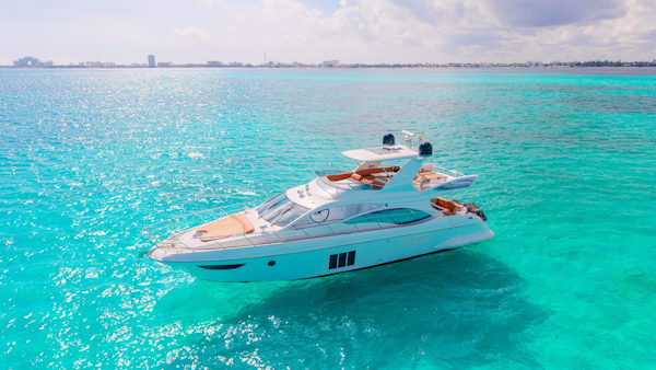 Azimut-58 Fly 2011-GOLDEN SUN Cancun-Mexico-6225228