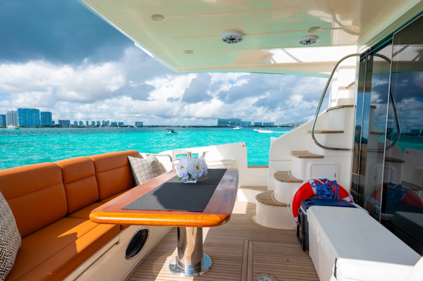 Azimut-58 Fly 2011-GOLDEN SUN Cancun-Mexico-6225261