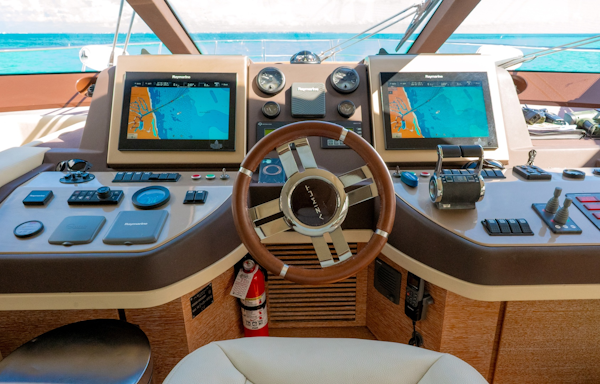 Azimut-58 Fly 2011-GOLDEN SUN Cancun-Mexico-6225248