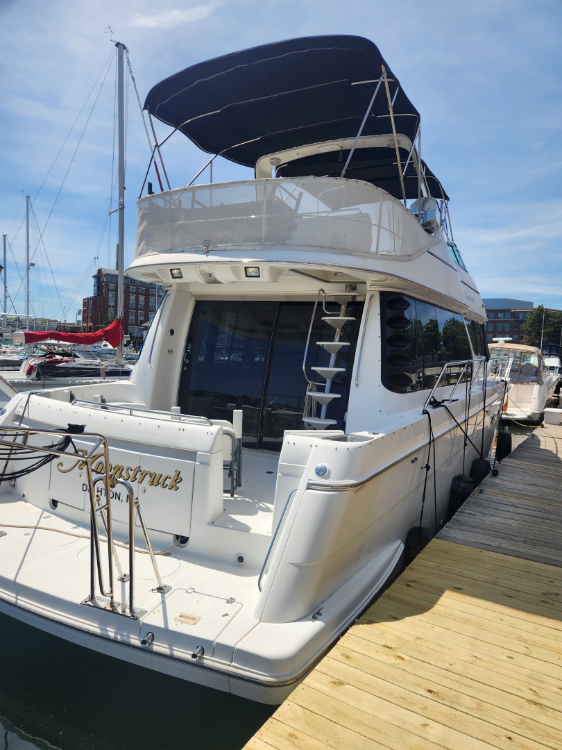 Carver-Voyager 1998-Moonstruck Charlestown-Massachusetts-United States-6230158 | Thumbnail