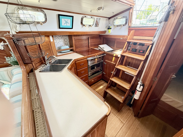 Tayana-Vancouver 42 1985-Makai Tracys Landing-Maryland-United States-6234796