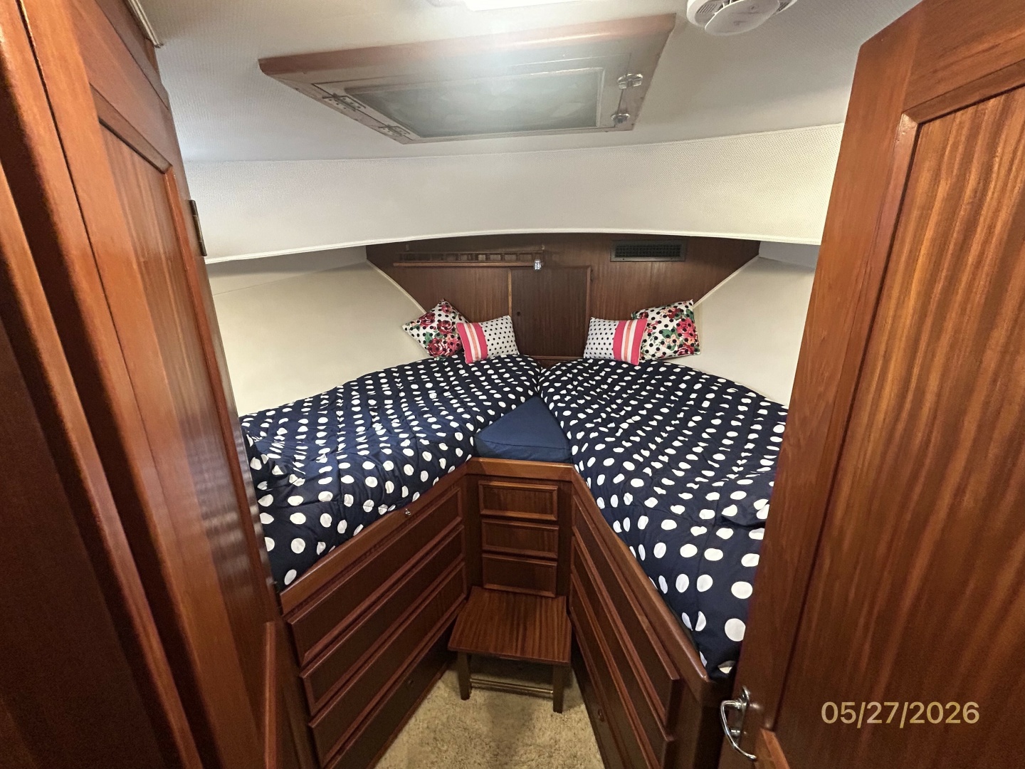 Hatteras-LRC 1981-RoBoat East Dubuque-Illinois-United States-42 Hatteras guest stateroom-6248076 | Thumbnail