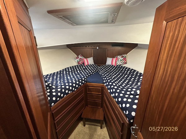 Hatteras-LRC 1981-RoBoat East Dubuque-Illinois-United States-42 Hatteras guest stateroom-6248076