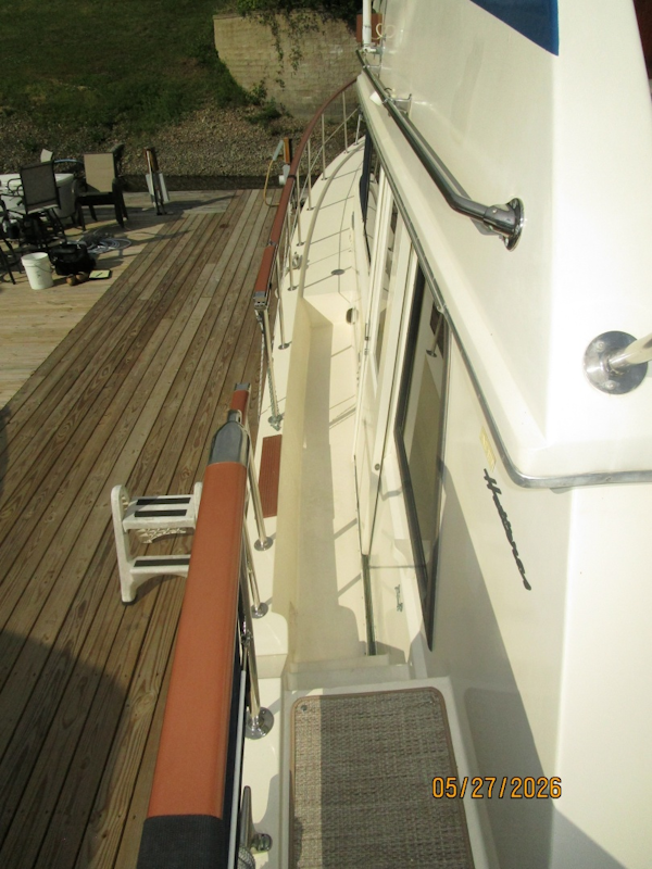 Hatteras-LRC 1981-RoBoat East Dubuque-Illinois-United States-42 Hatteras port side deck1-6248108