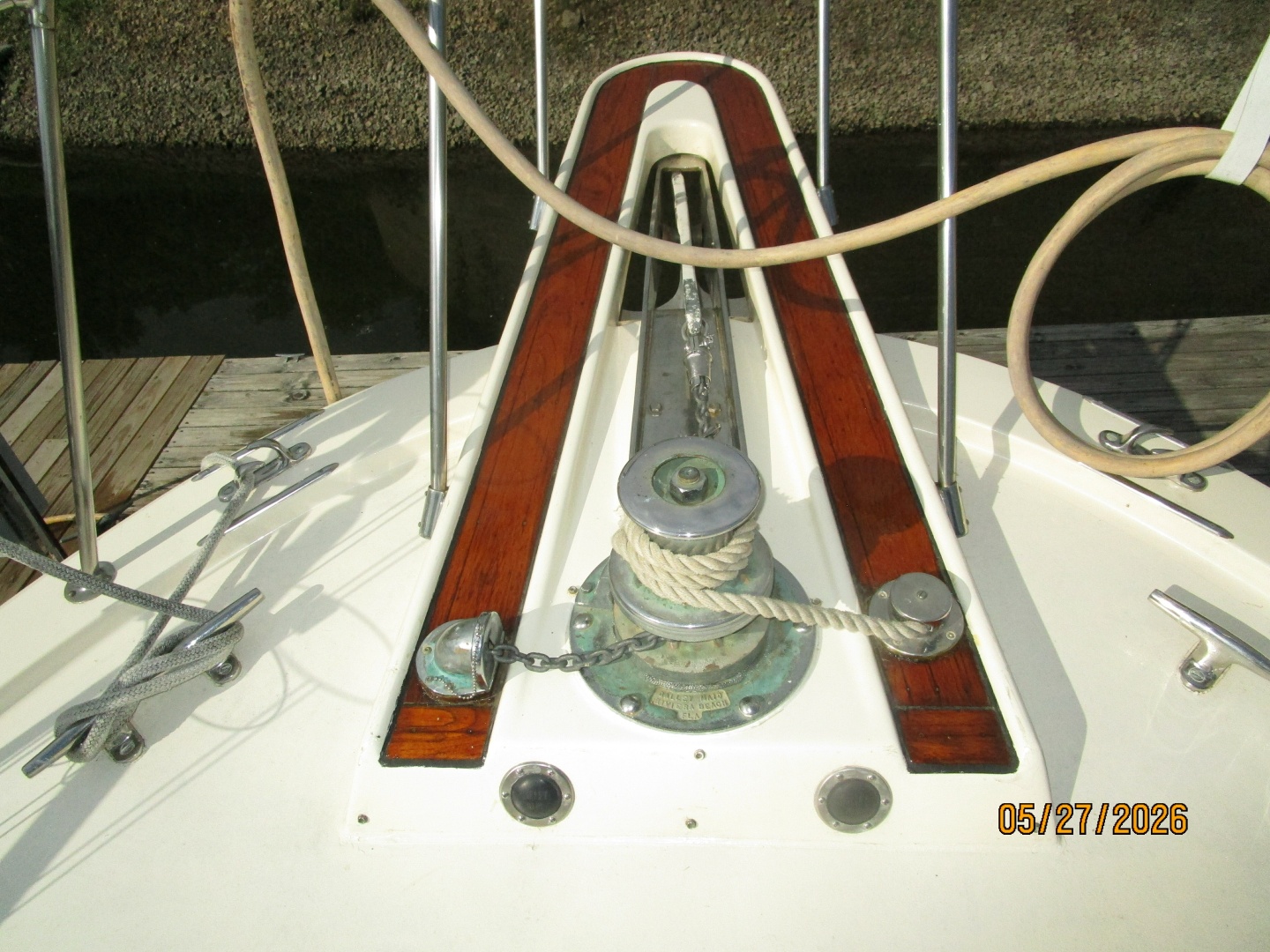 Hatteras-LRC 1981-RoBoat East Dubuque-Illinois-United States-42 Hatteras anchor windlass1-6248048 | Thumbnail