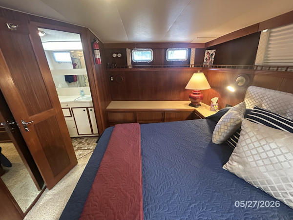 Hatteras-LRC 1981-RoBoat East Dubuque-Illinois-United States-42 Hatteras master stateroom starboard-6248099