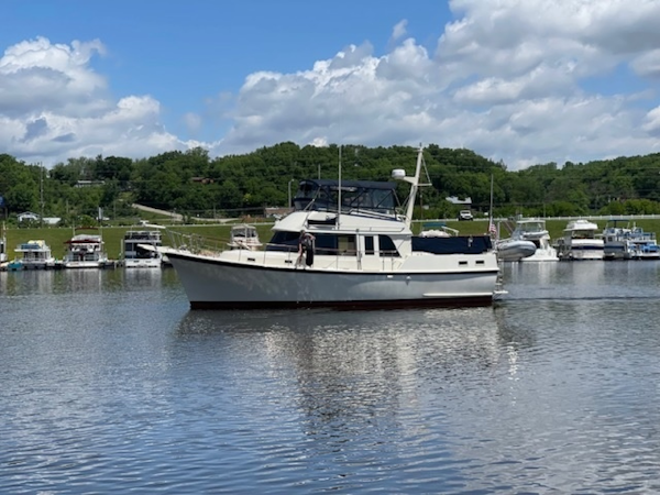 Hatteras-LRC 1981-RoBoat East Dubuque-Illinois-United States-42 Hatteras port profile-6248105