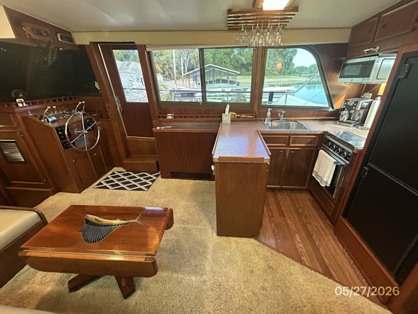 Hatteras-LRC 1981-RoBoat East Dubuque-Illinois-United States-42 Hatteras salon starboard-6248115