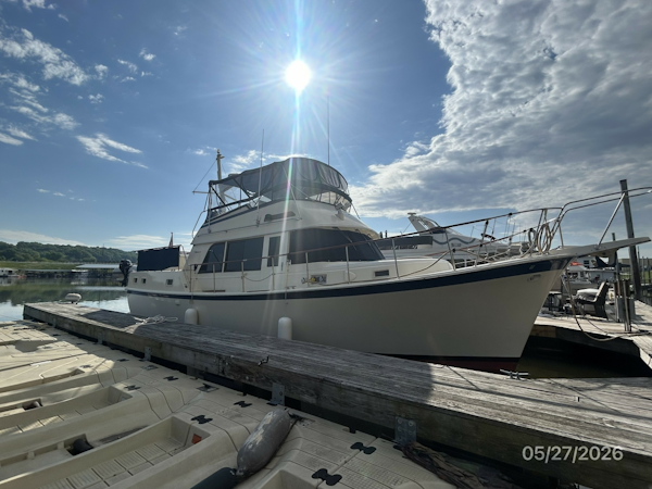 Hatteras-LRC 1981-RoBoat East Dubuque-Illinois-United States-42 Hatteras starboard forward profile-6248119