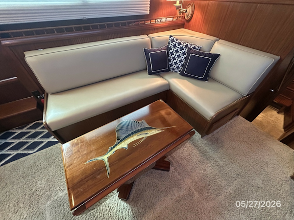 Hatteras-LRC 1981-RoBoat East Dubuque-Illinois-United States-42 Hatteras salon seating1-6248113