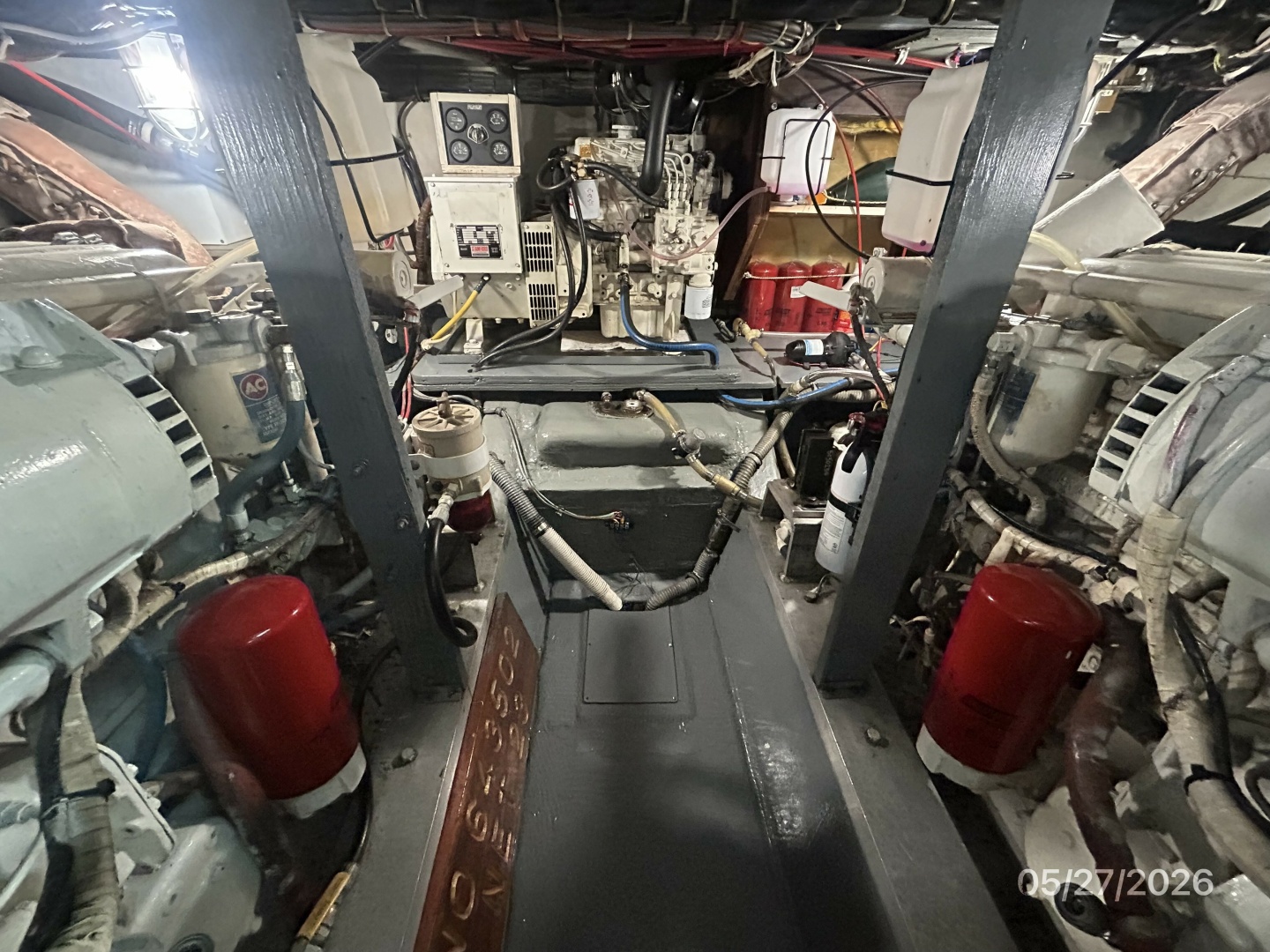 Hatteras-LRC 1981-RoBoat East Dubuque-Illinois-United States-42 Hatteras engine room aft-6248054 | Thumbnail