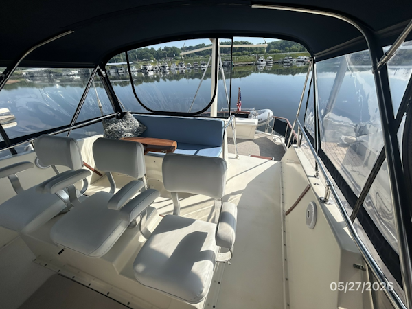 Hatteras-LRC 1981-RoBoat East Dubuque-Illinois-United States-42 Hatteras flybridge aft-6248058