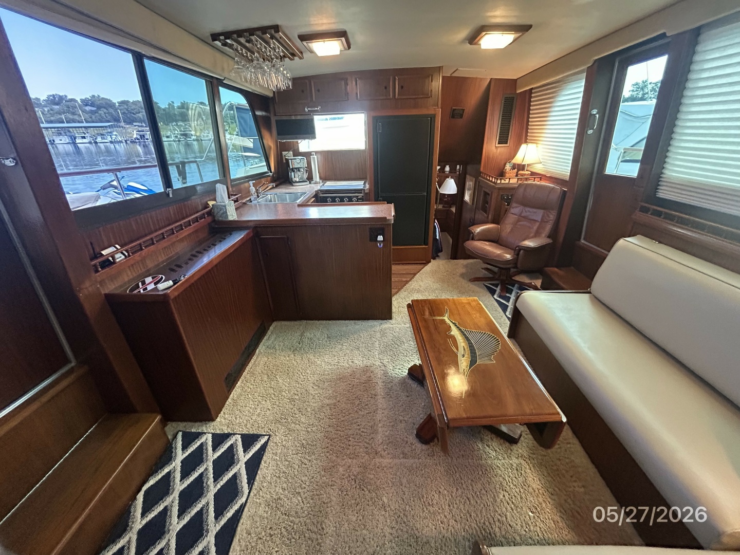 Hatteras-LRC 1981-RoBoat East Dubuque-Illinois-United States-42 Hatteras salon aft-6248109 | Thumbnail