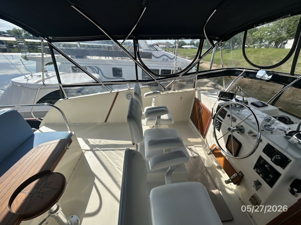 Hatteras-LRC 1981-RoBoat East Dubuque-Illinois-United States-42 Hatteras flybridge port-6248065