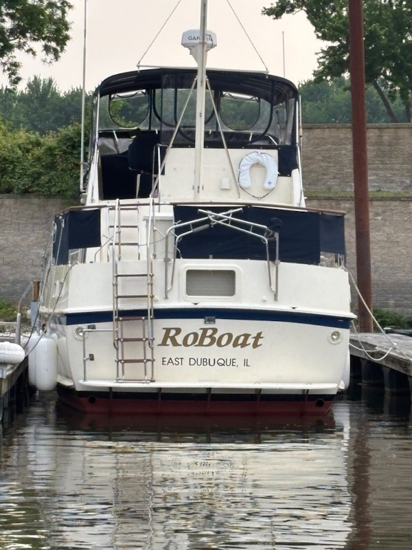Hatteras-LRC 1981-RoBoat East Dubuque-Illinois-United States-42 Hatteras aft profile-6248047