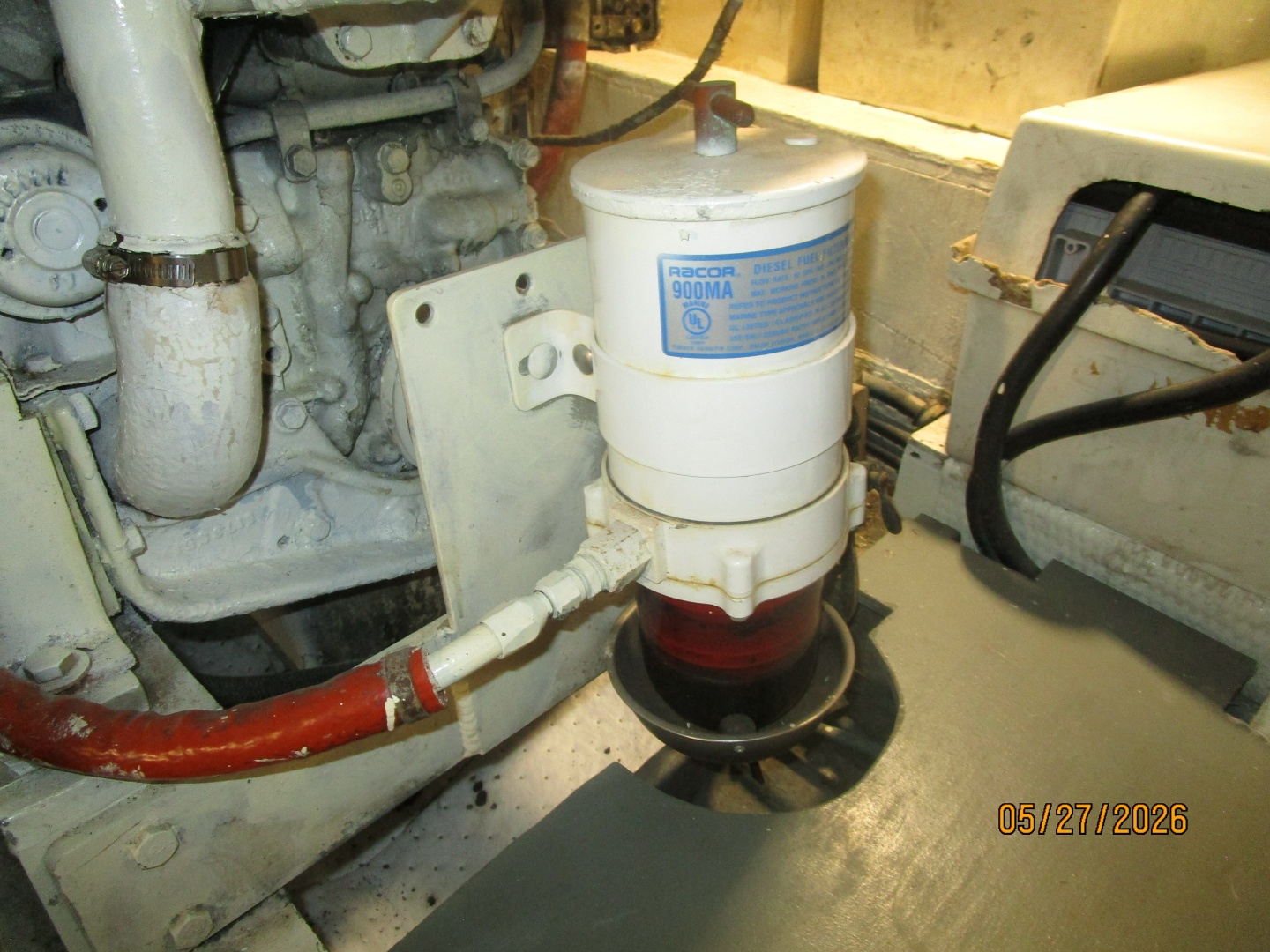 Hatteras-LRC 1981-RoBoat East Dubuque-Illinois-United States-42 Hatteras port Racor fuel filter-6248106 | Thumbnail
