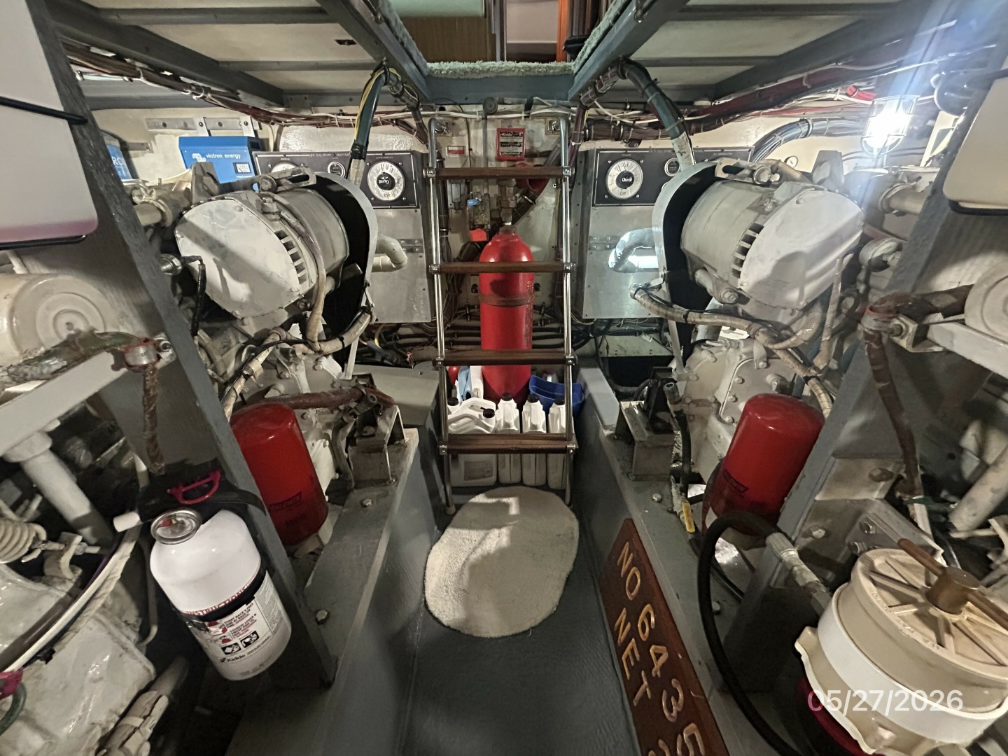 Hatteras-LRC 1981-RoBoat East Dubuque-Illinois-United States-42 Hatteras engine room forward-6248055 | Thumbnail