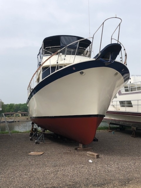 Hatteras-LRC 1981-RoBoat East Dubuque-Illinois-United States-42 Hatteras hauled out3-6248080