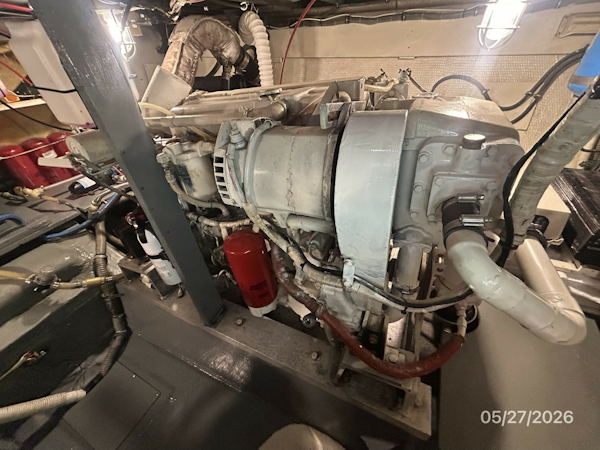 Hatteras-LRC 1981-RoBoat East Dubuque-Illinois-United States-42 Hatteras port main engine1-6248104