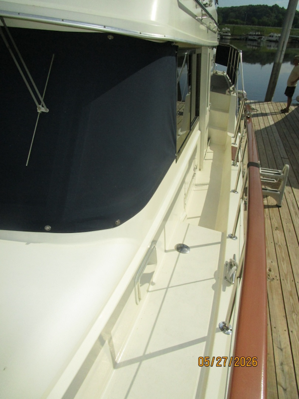 Hatteras-LRC 1981-RoBoat East Dubuque-Illinois-United States-42 Hatteras port side deck2-6248107