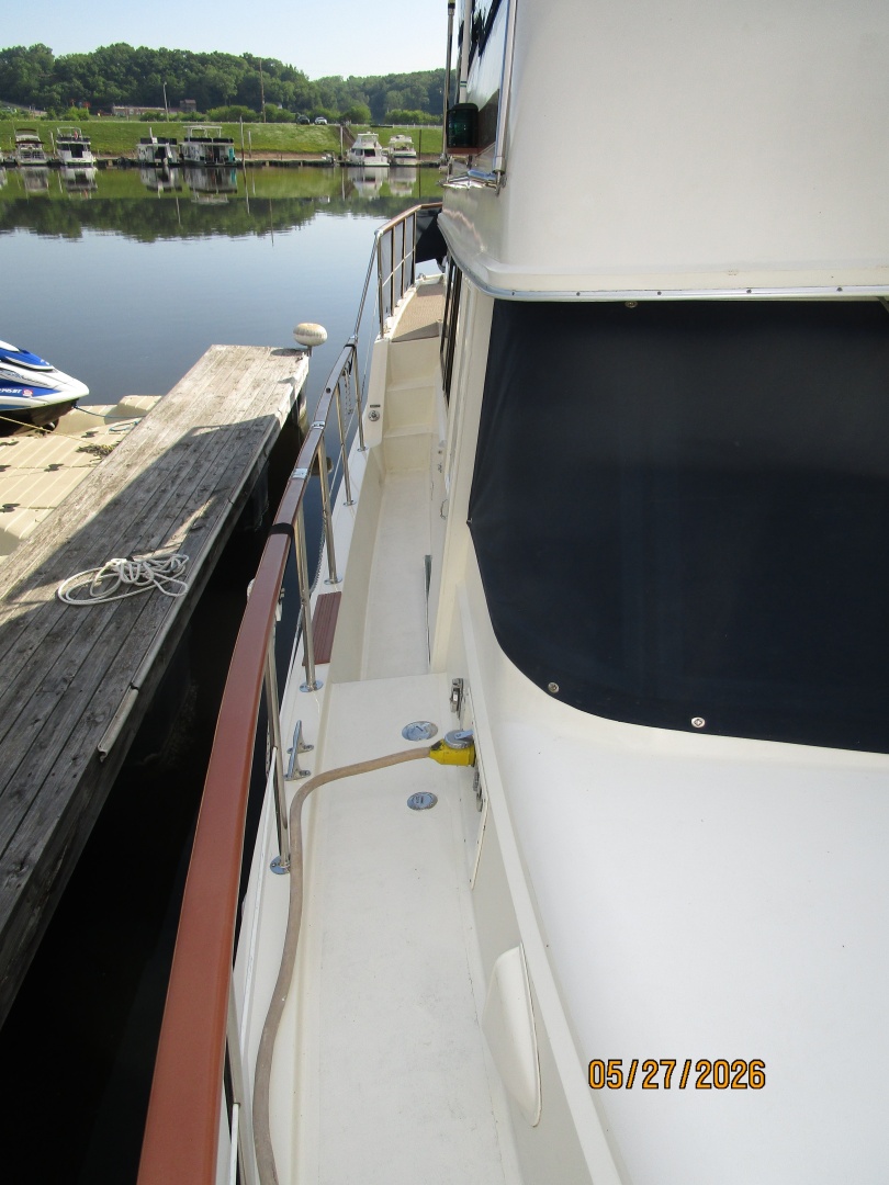 Hatteras-LRC 1981-RoBoat East Dubuque-Illinois-United States-42 Hatteras starboard side deck2-6248123 | Thumbnail