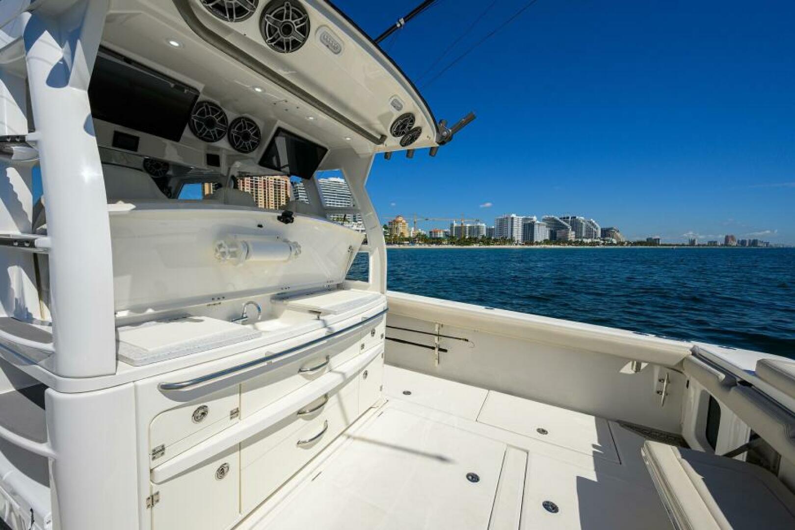 Solace-Center Console 2021-41 Solace 2021 Fort Lauderdale-Florida-United States-Solace 41 Tackle Center-6254229 | Thumbnail