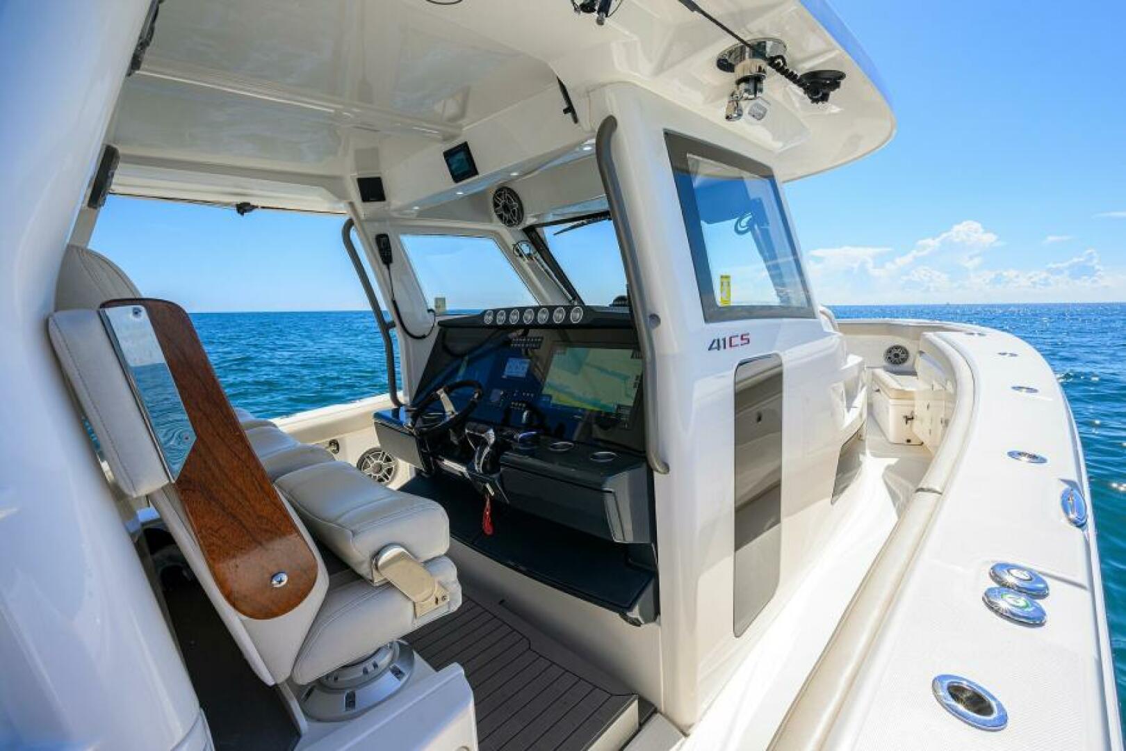 Solace-Center Console 2021-41 Solace 2021 Fort Lauderdale-Florida-United States-Solace 41 Helm -6254236 | Thumbnail