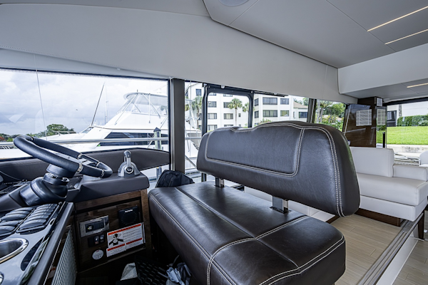Prestige-520 2021-SIMMER DOWN Palm Beach Gardens-Florida-United States-6256977