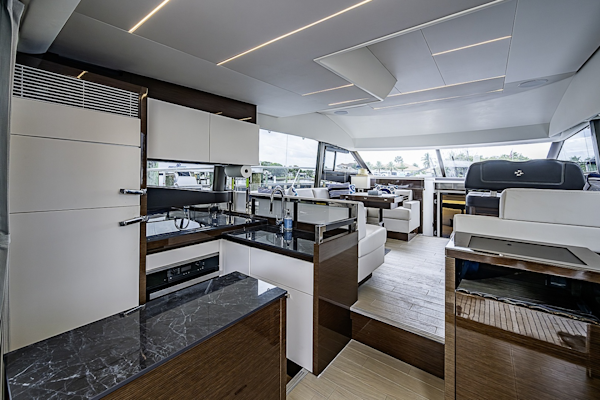 Prestige-520 2021-SIMMER DOWN Palm Beach Gardens-Florida-United States-6256972