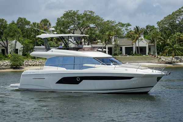 Prestige-520 2021-SIMMER DOWN Palm Beach Gardens-Florida-United States-6256939